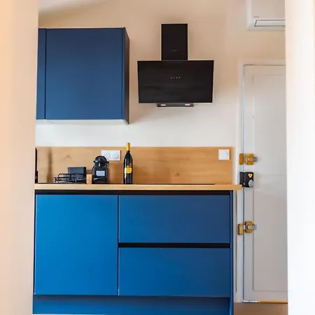 #402 Heart Of Vieil - Place Nationale-high-end Newly Renovated & Furnished Antibes