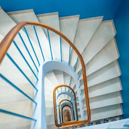 Apartment #402 Heart Of Vieil - Place Nationale-high-end Newly Renovated & Furnished *