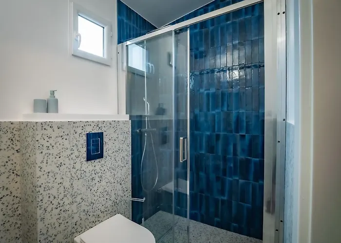 #402 Heart Of Vieil - Place Nationale-high-end Newly Renovated & Furnished *