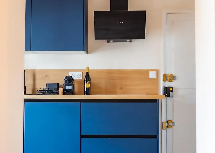 #402 Heart Of Vieil - Place Nationale-high-end Newly Renovated & Furnished Αντίμπ